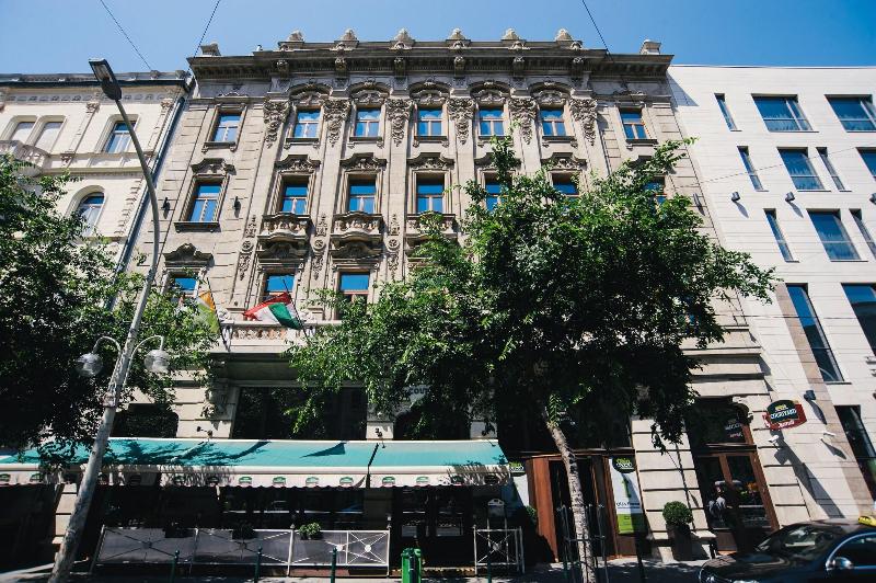 Courtyard Budapest - Genel
