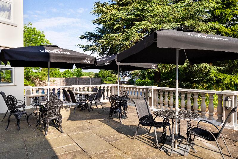 Ramada by Wyndham Cheltenham - Bar