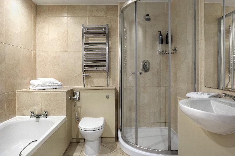 Ramada by Wyndham Cheltenham - Oda
