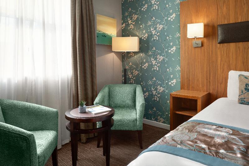 Ramada by Wyndham Cheltenham - Oda