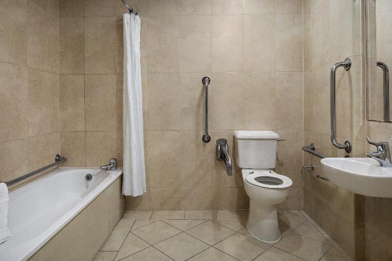 Ramada by Wyndham Cheltenham - Oda