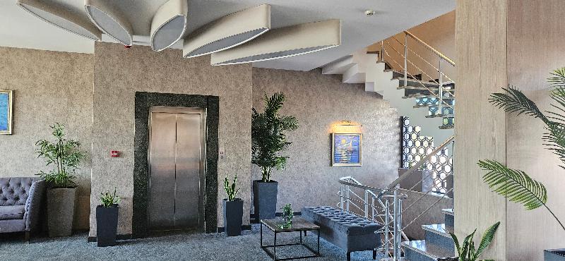 Cruise Hotel - Lobi