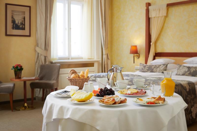 Ventana Hotel Prague - Oda