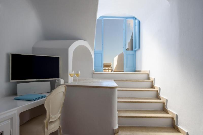 Above Blue Suites - Oda