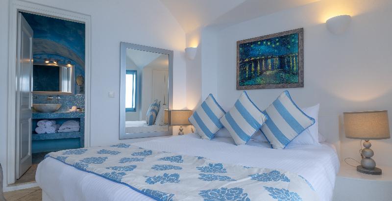Above Blue Suites - Oda
