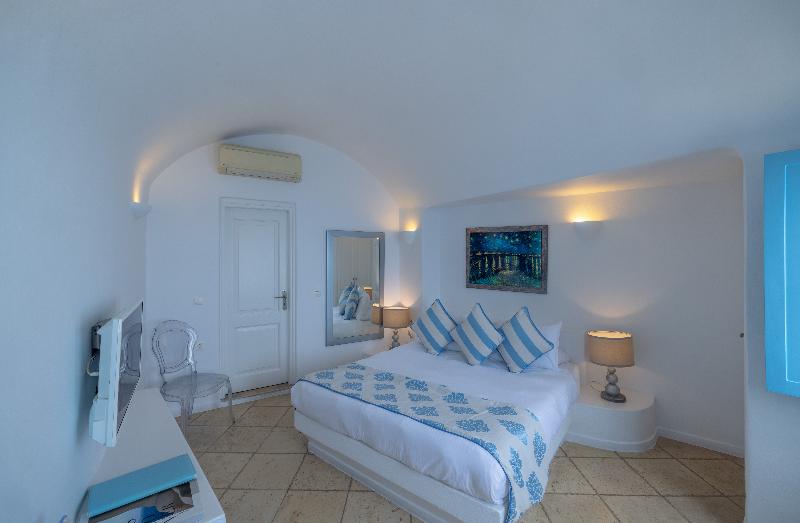 Above Blue Suites - Oda