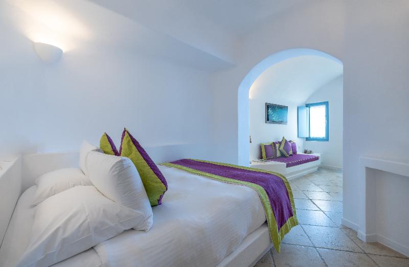 Above Blue Suites - Oda