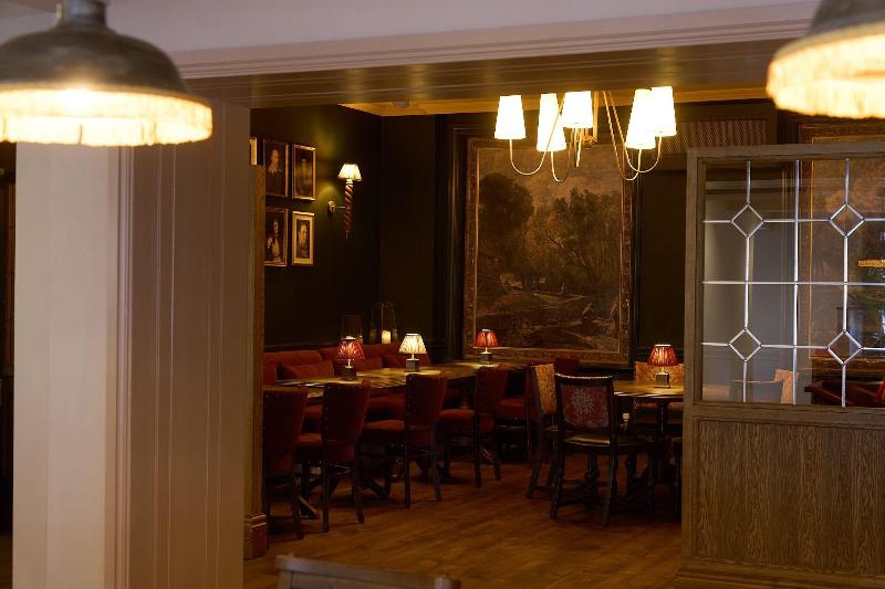 The White Horse - Bar