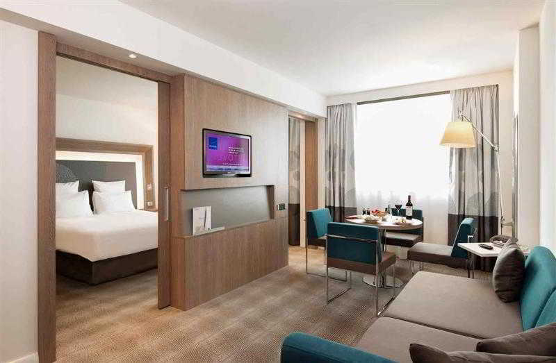 Novotel Fontainebleau Ury - Genel