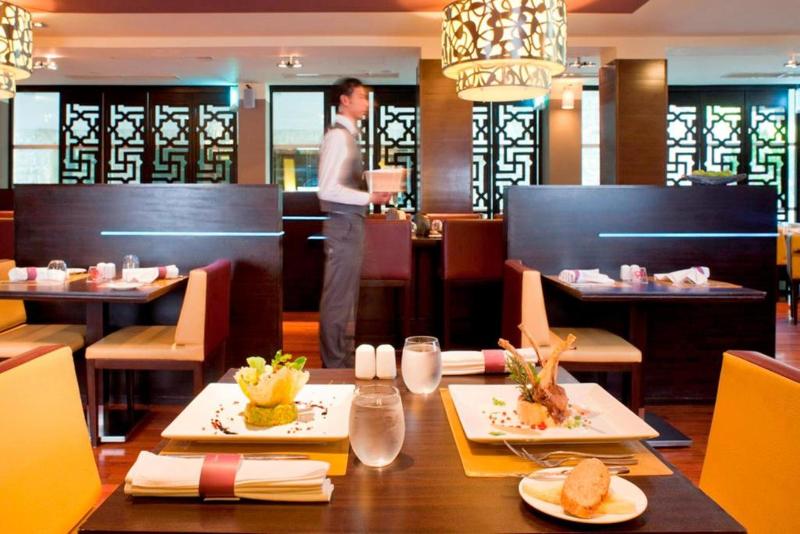 Novotel Cairo El Borg - Restoran