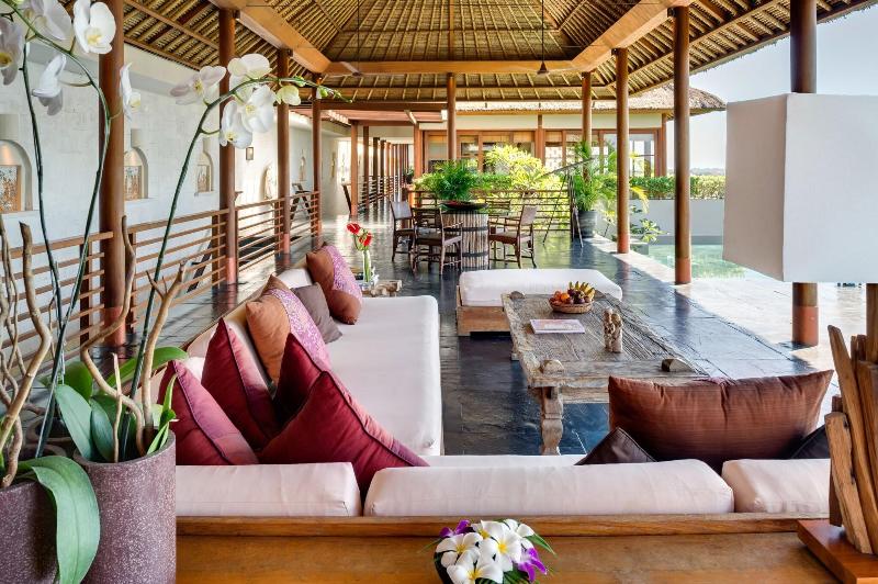 Longhouse - Lobi
