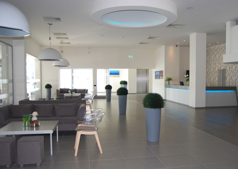 Melpo Antia Hotel & Suites - Lobi