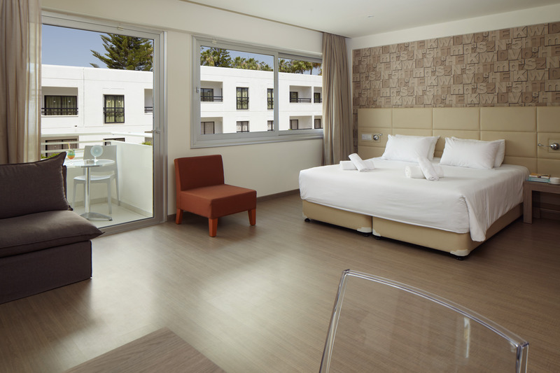 Melpo Antia Hotel & Suites - Oda
