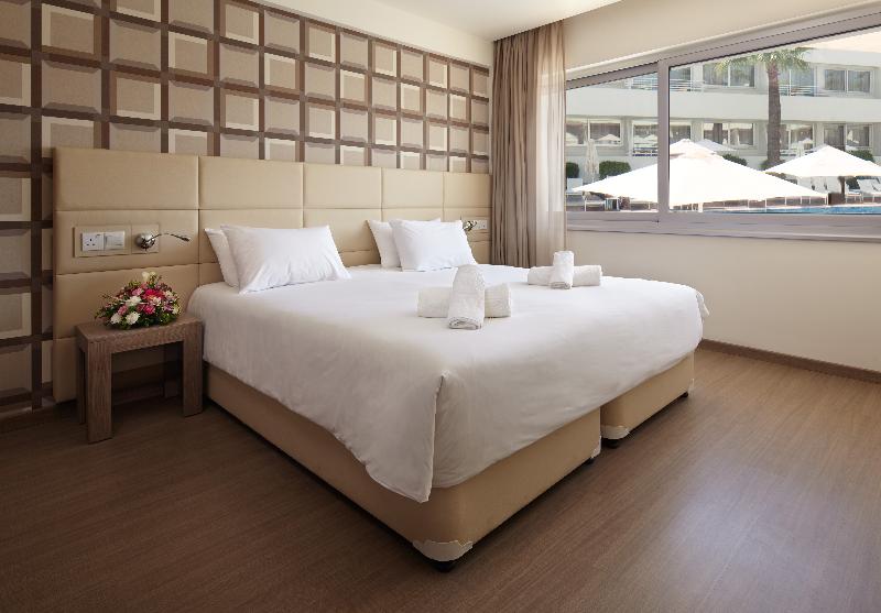 Melpo Antia Hotel & Suites - Oda