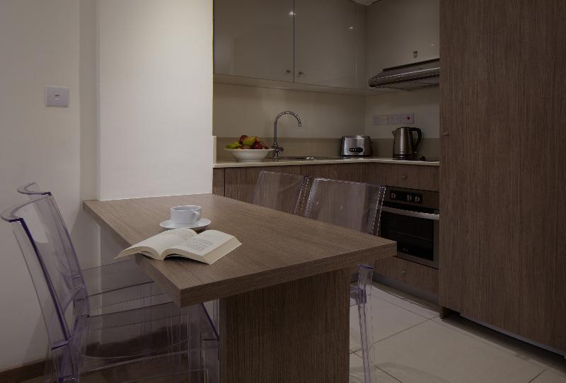 Melpo Antia Hotel & Suites - Oda