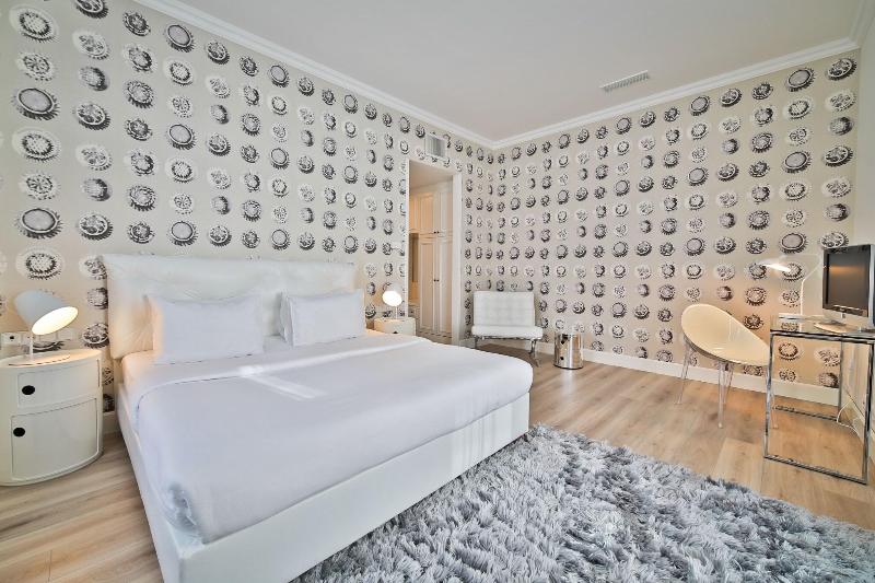 Friday Hotel - Oda
