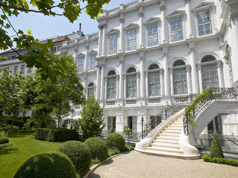 Palais Coburg - Genel