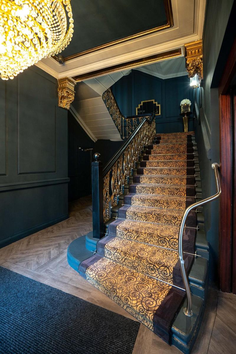 62 Castle Street - Lobi