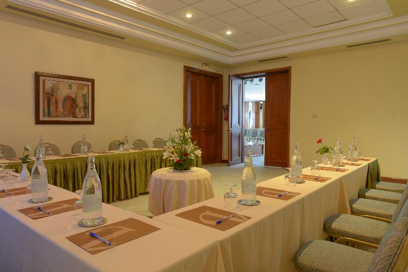 El Mansour - Toplantı