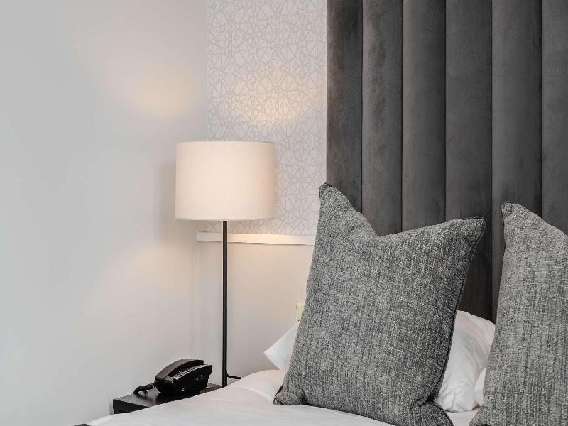 De Vere Venues Gorse Hill - Oda
