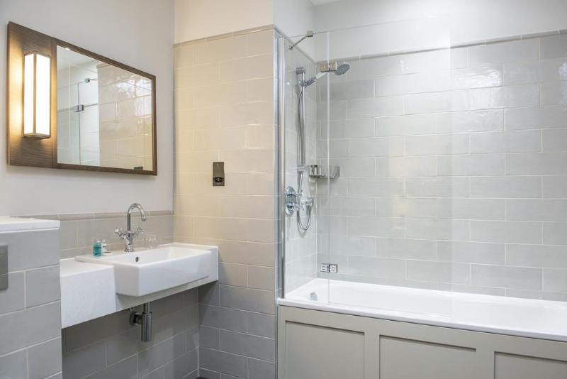 De Vere Latimer Place - Genel