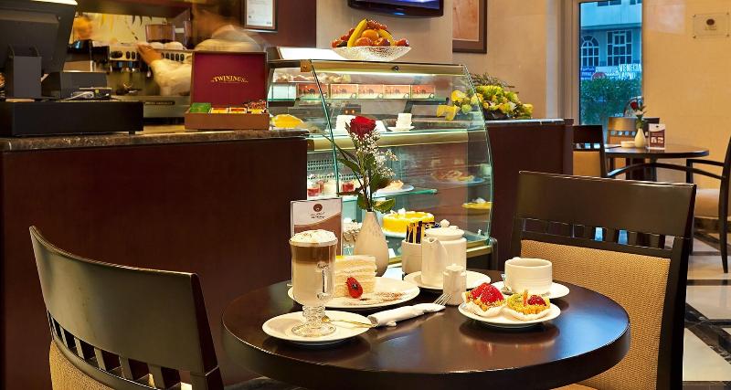 Al Manzel Hotel Apartments - Bar