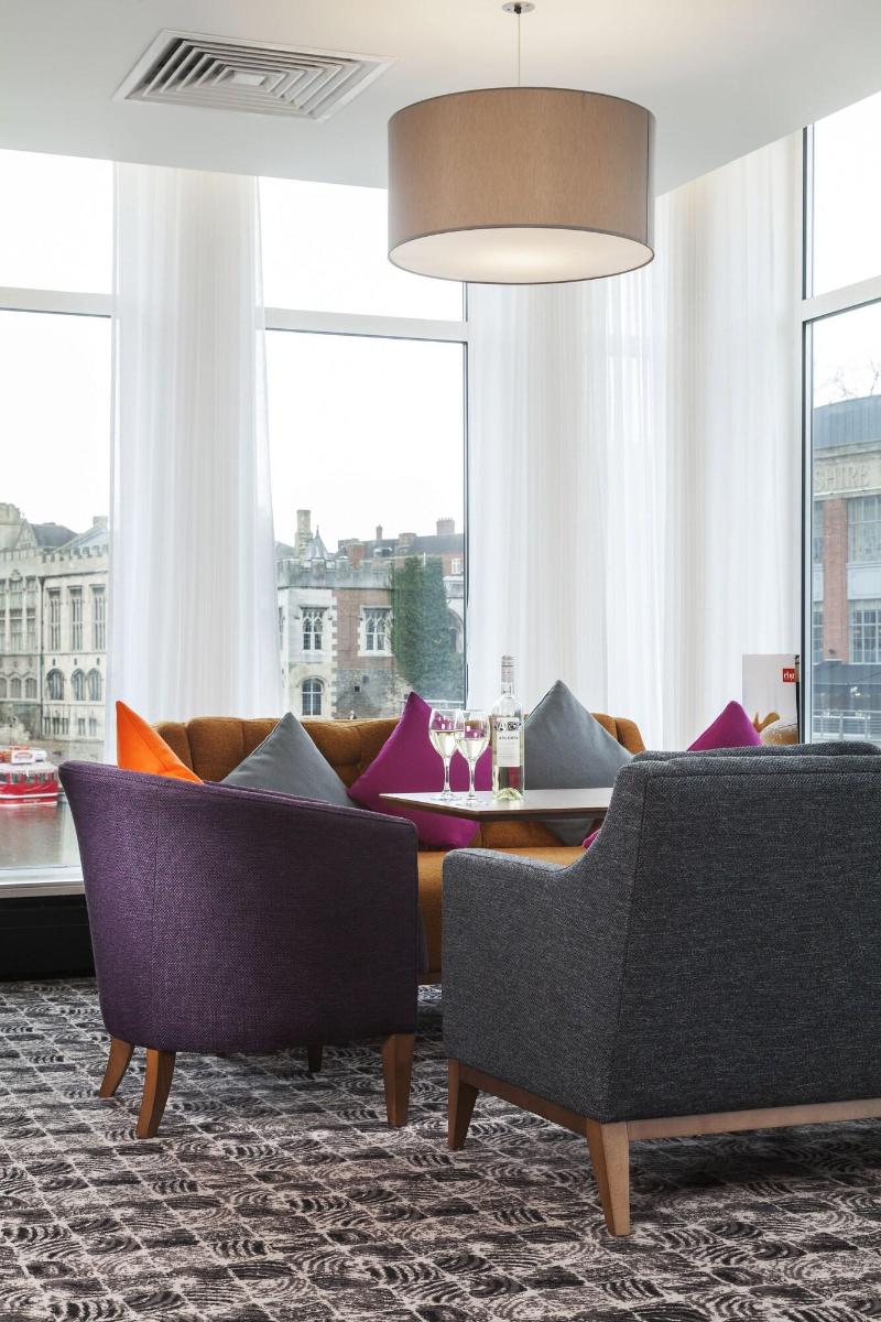 Park Inn by Radisson York - Lobi