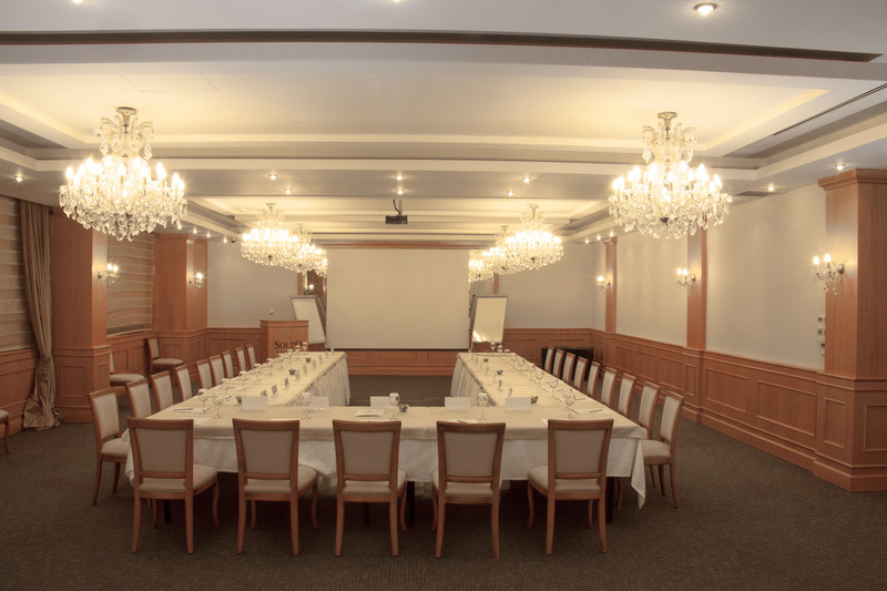 Cocos the Club Solto - Toplantı