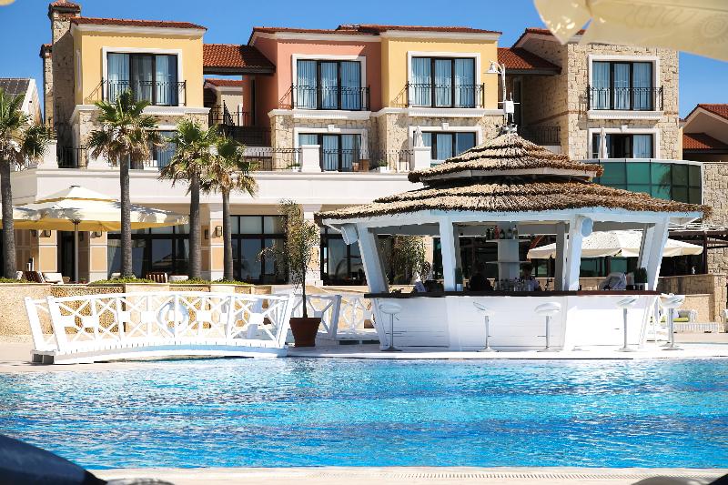Cocos the Club Solto - Genel