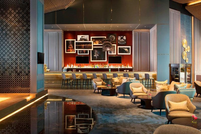 Sheraton Surabaya Hotel & Towers - Lobi