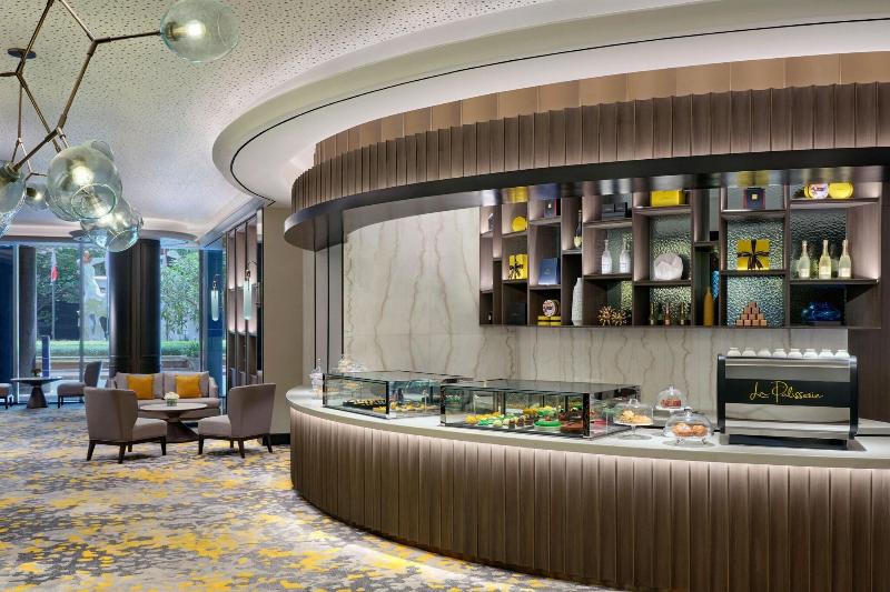 Sheraton Surabaya Hotel & Towers - Lobi