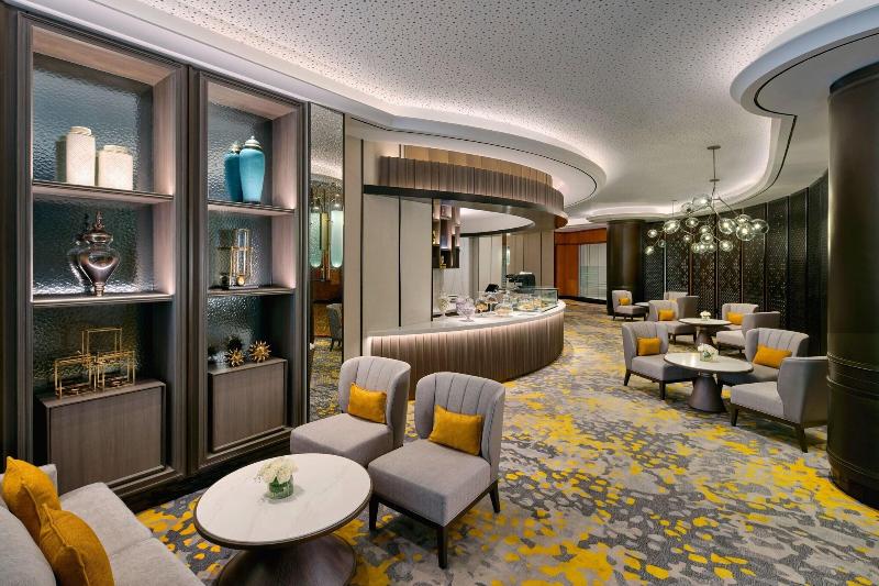 Sheraton Surabaya Hotel & Towers - Lobi