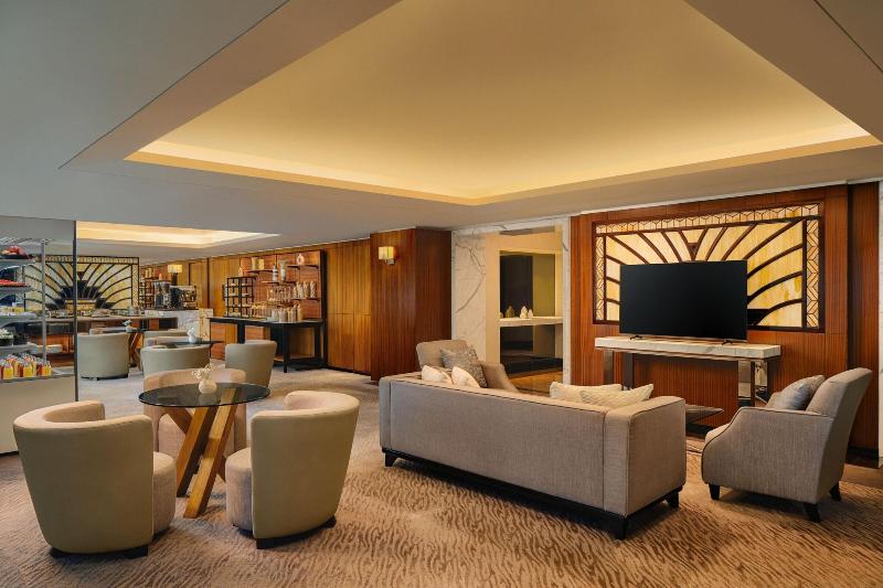 Sheraton Surabaya Hotel & Towers - Lobi
