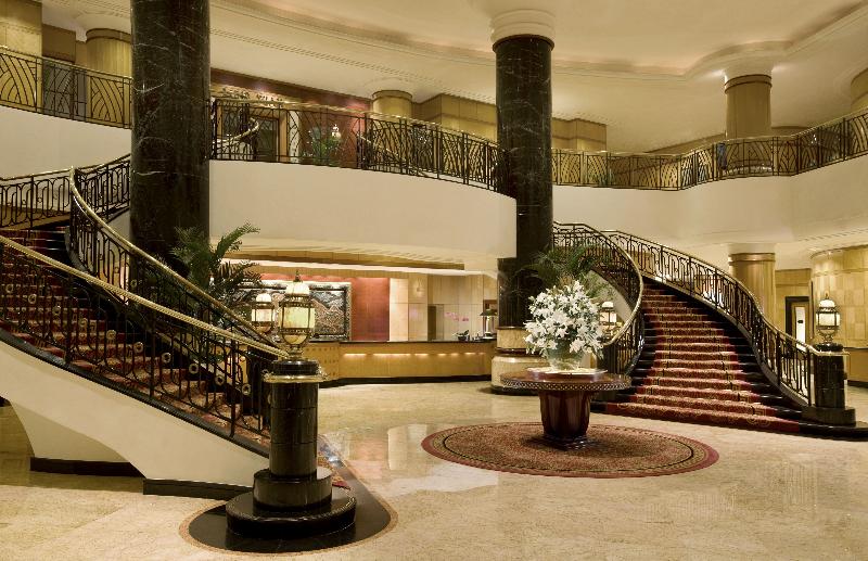 Sheraton Surabaya Hotel & Towers - Lobi