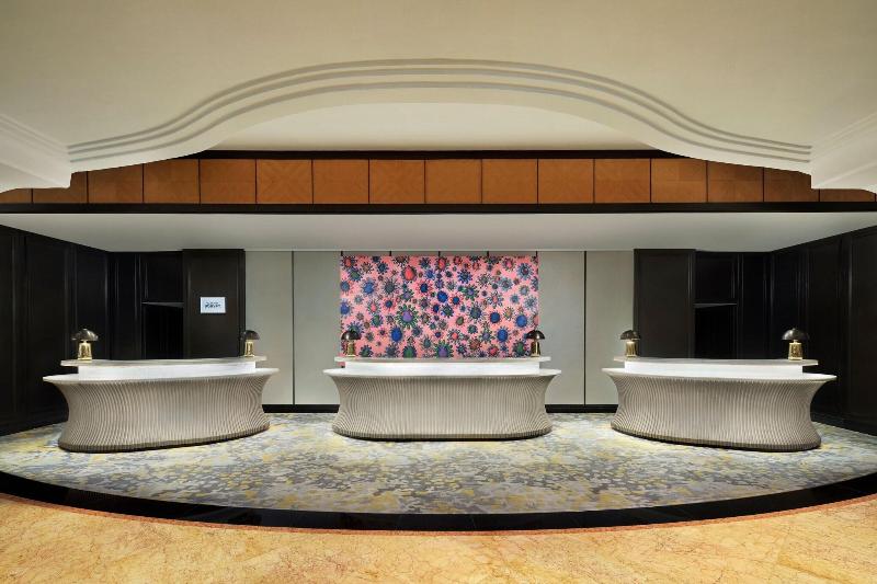 Sheraton Surabaya Hotel & Towers - Lobi