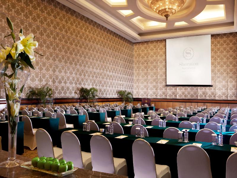 Sheraton Surabaya Hotel & Towers - Toplantı