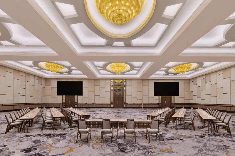 Sheraton Surabaya Hotel & Towers - Toplantı