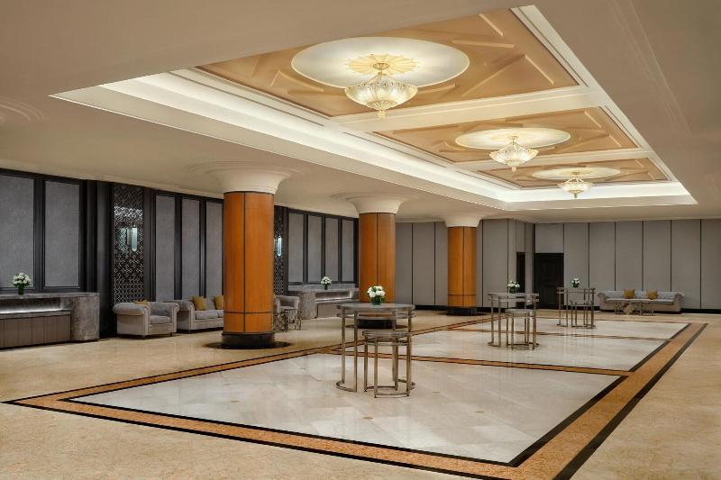 Sheraton Surabaya Hotel & Towers - Toplantı