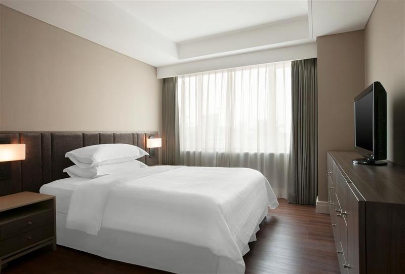 Sheraton Surabaya Hotel & Towers - Genel