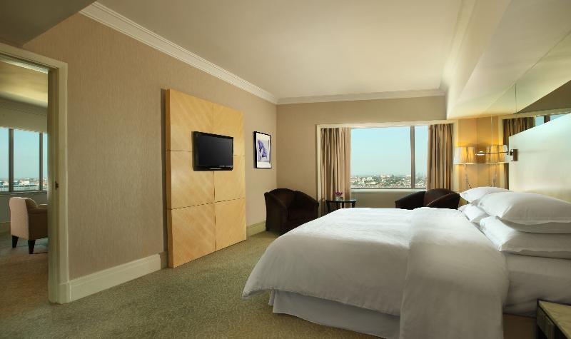 Sheraton Surabaya Hotel & Towers - Oda
