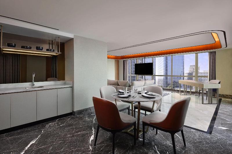 Sheraton Surabaya Hotel & Towers - Oda