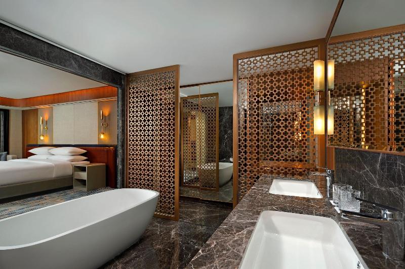 Sheraton Surabaya Hotel & Towers - Oda