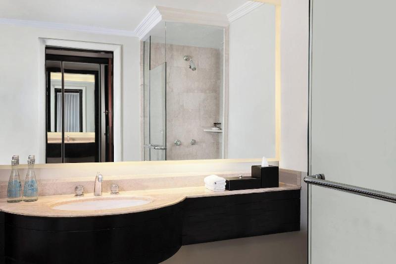 Sheraton Surabaya Hotel & Towers - Oda