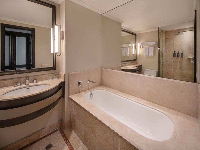Sheraton Surabaya Hotel & Towers - Oda