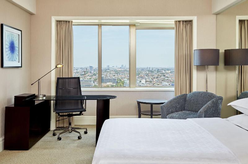 Sheraton Surabaya Hotel & Towers - Oda