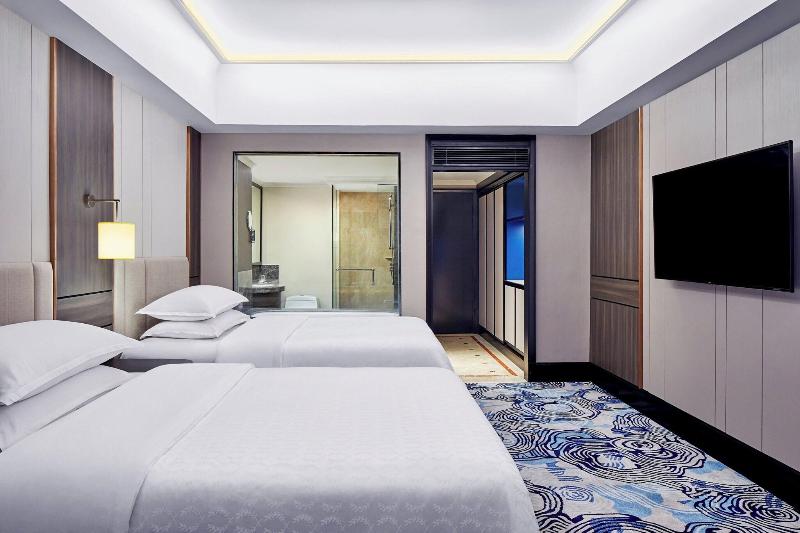Sheraton Surabaya Hotel & Towers - Oda