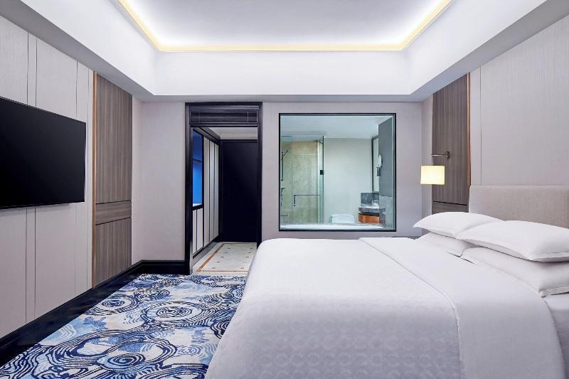 Sheraton Surabaya Hotel & Towers - Oda