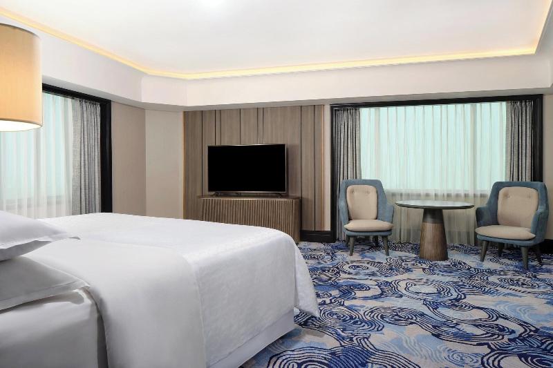 Sheraton Surabaya Hotel & Towers - Oda