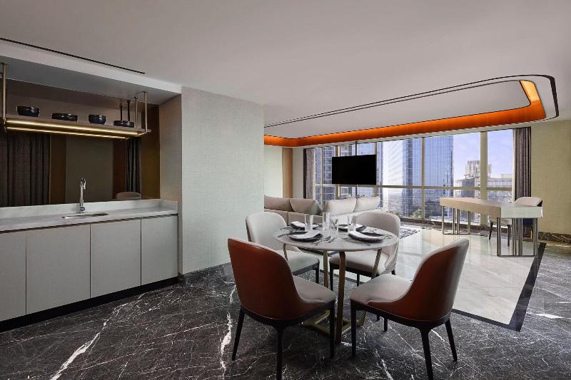 Sheraton Surabaya Hotel & Towers - Oda
