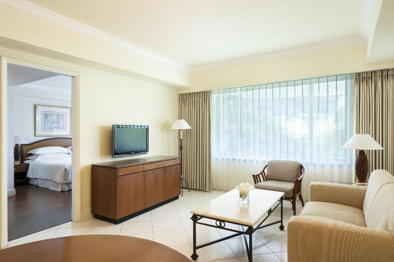 Sheraton Surabaya Hotel & Towers - Oda